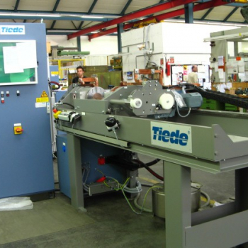 Universal 320 GW - Официальный представитель MAGNAFLUX в Казахстане и СНГ